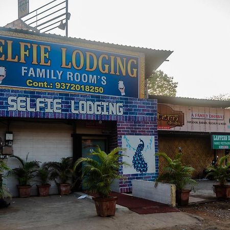 Hotel OYO 37530 Selfie Dhaba Sasupāda Exterior foto